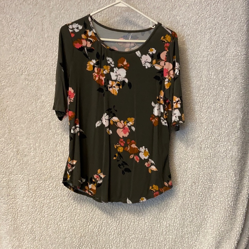 Beautiful blouse with flowers and gorgeous colors.